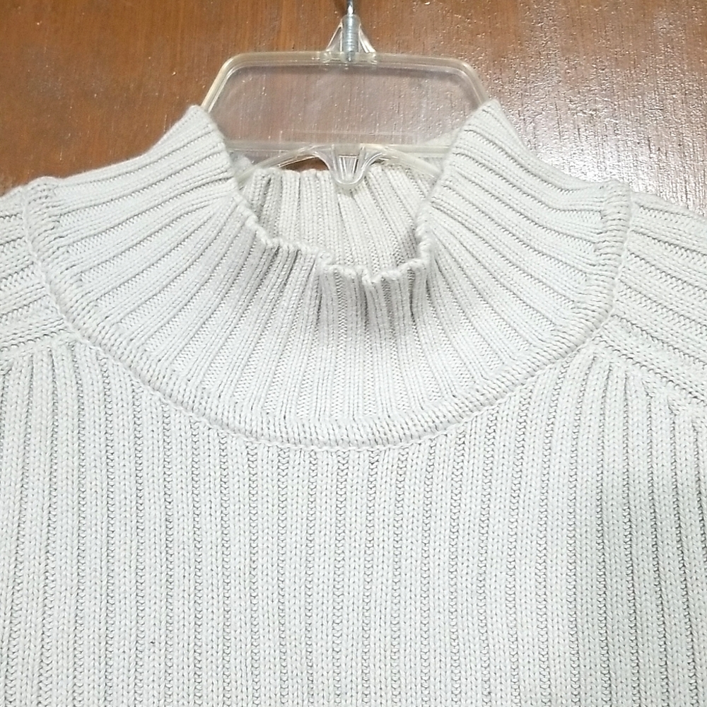 Vintage knit sweater